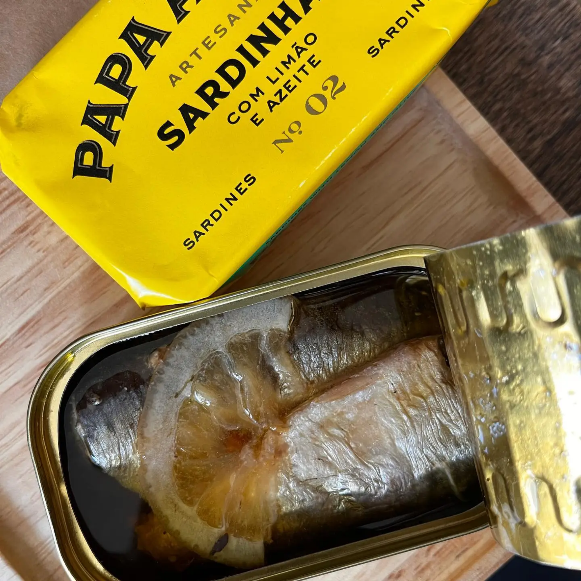 PAPA ANZÓIS Sardines with Lemon and Olive Oil